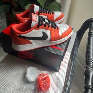 Jordan 1 Starfish: (Men’s 6.5) (Women’s 8)